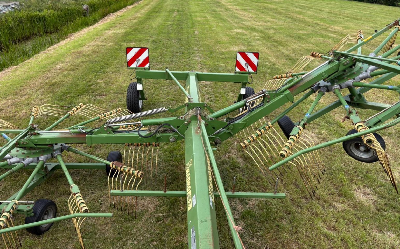 Krone 800/26 hark / rugger. Goede staat !!