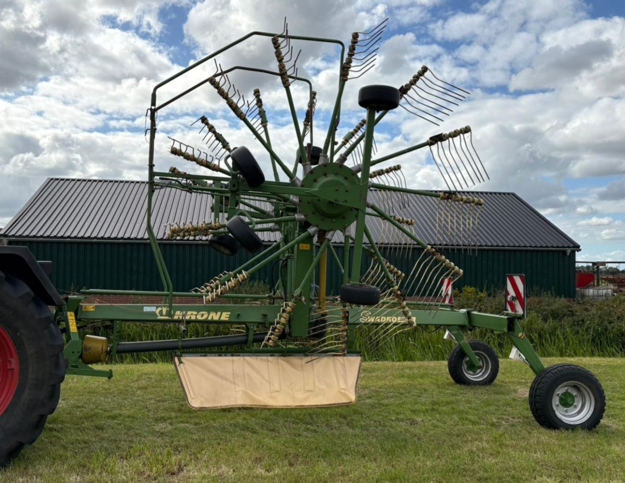 Krone 800/26 hark / rugger. Goede staat !!