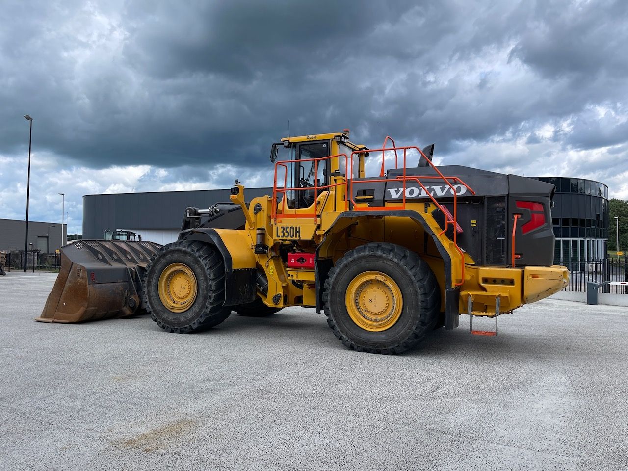Volvo L350H CDC + Lock up