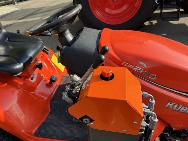 Kubota GR 2120