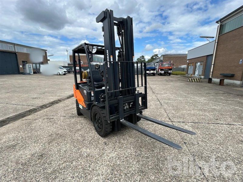 Doosan G25P-7
