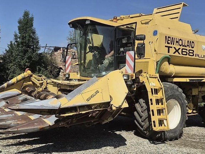 New Holland TX 68 Plus