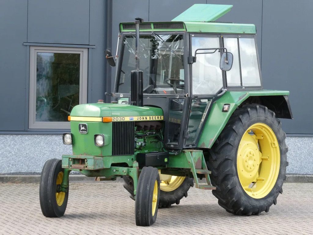 John Deere 2030 2wd / 6141 Draaiuren / Margetrekker