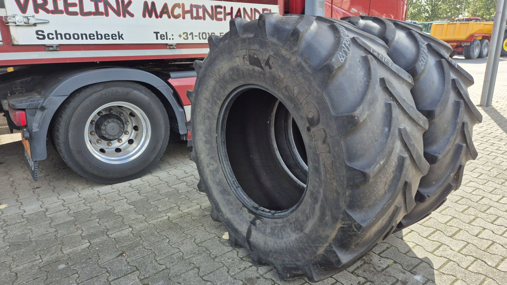 Vredestein Traxion XXL 600/70R28 12-23mm