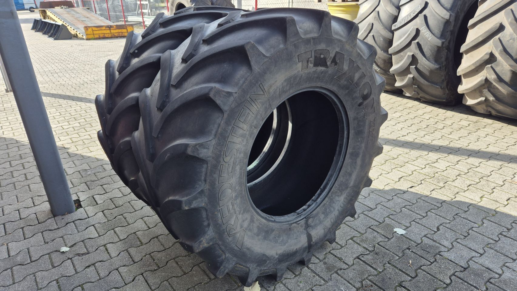 Vredestein Traxion XXL 600/70R28 12-23mm