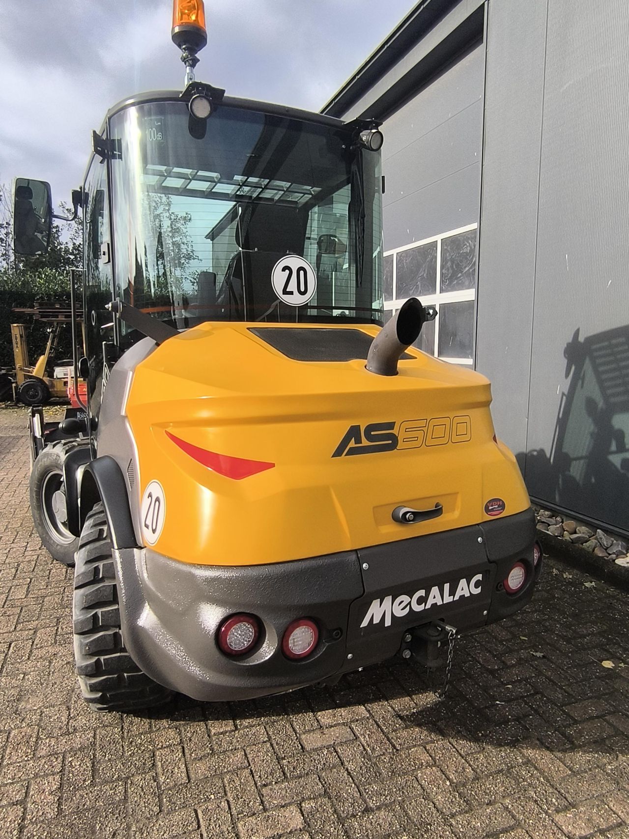 MECALAC AS600