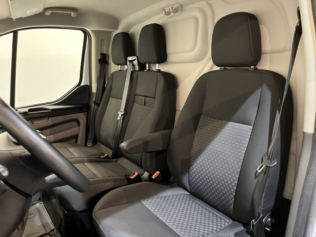 Ford Transit Custom 2.0 TDCI L2H1 Trend / Servicebus / Bott Inrichting / Euro 6 / Airco / CarPlay / Camera / Cruise Control / Navigatie / 3-Zits