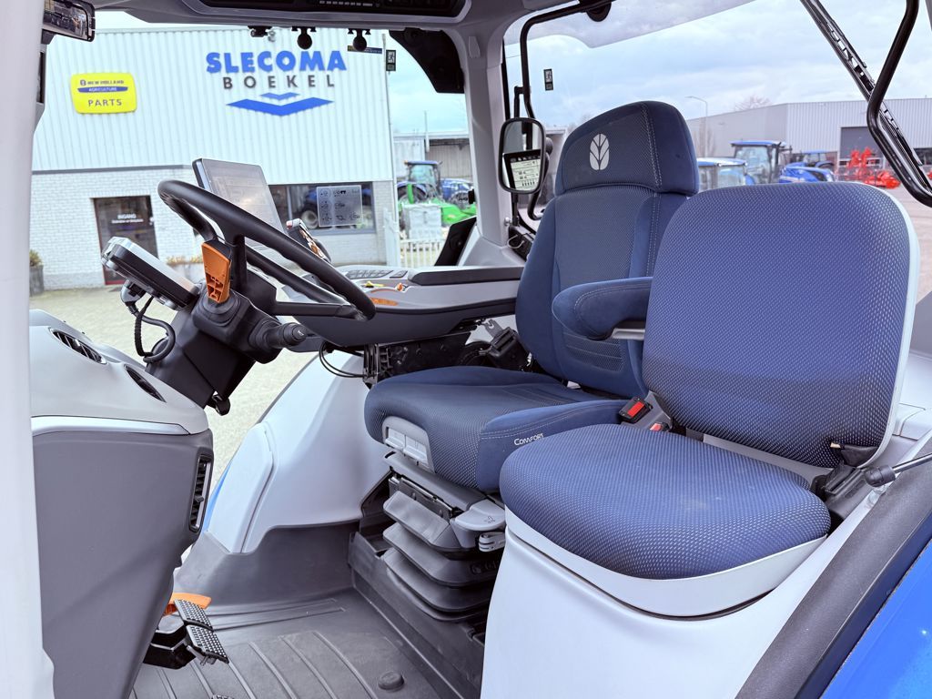 New Holland T7.315HD Auto Command + GPS
