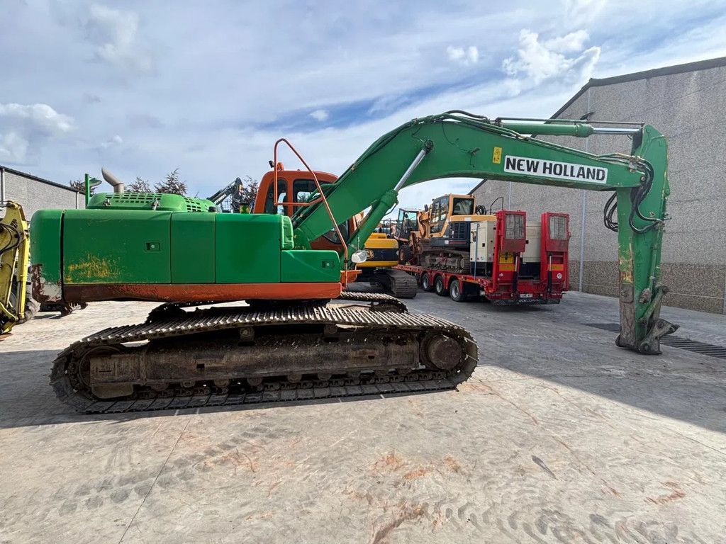 New Holland Kobelco E265
