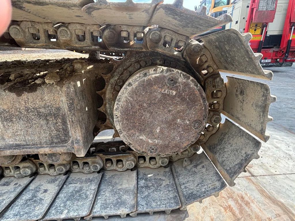 New Holland Kobelco E265