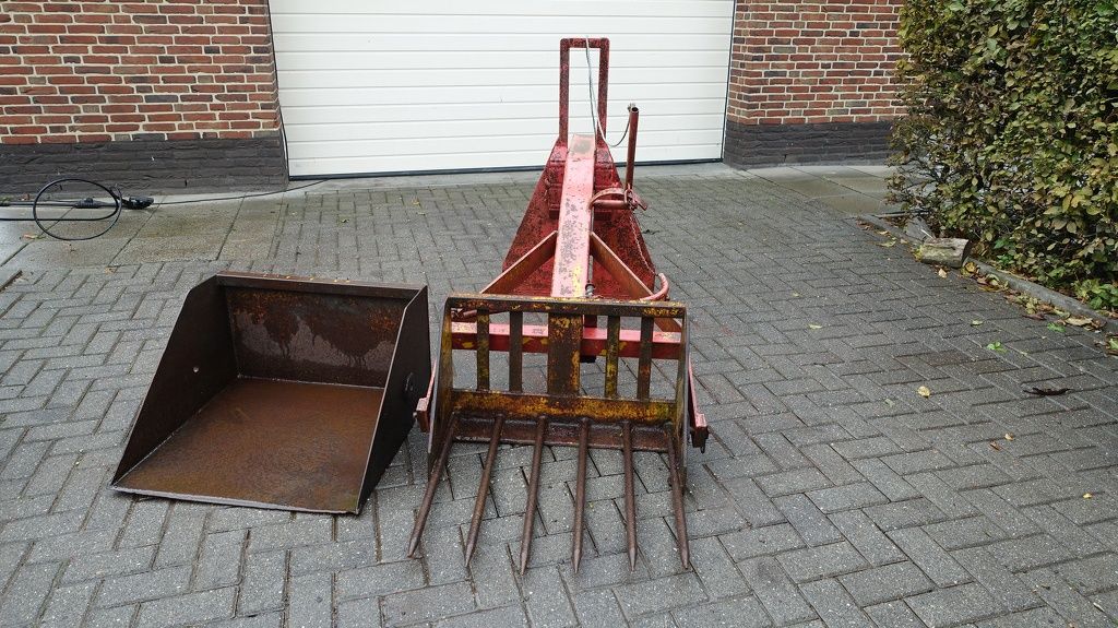 Vicon Achterlader met mestvork en grondbak
