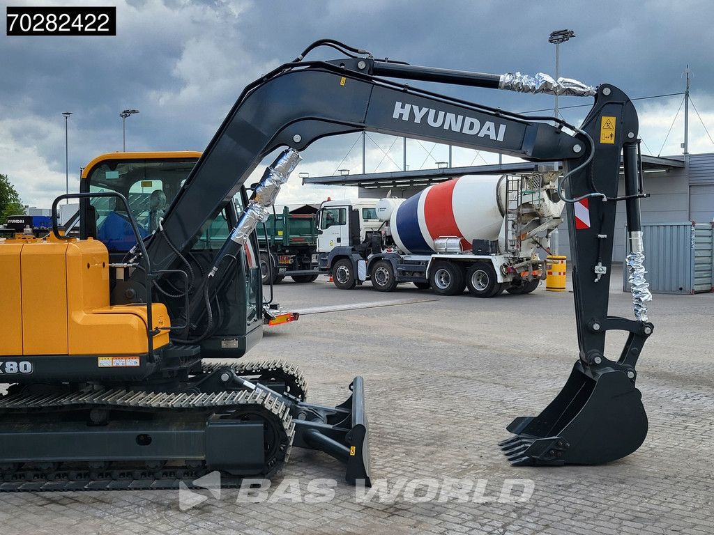 Hyundai HX80 N A/C - NEW UNUSED