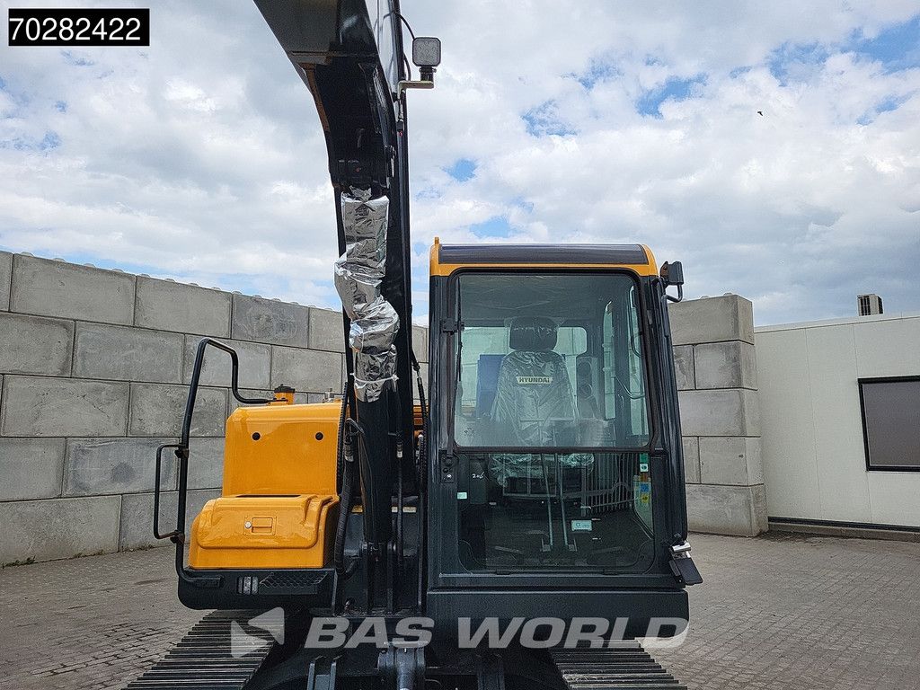 Hyundai HX80 N A/C - NEW UNUSED