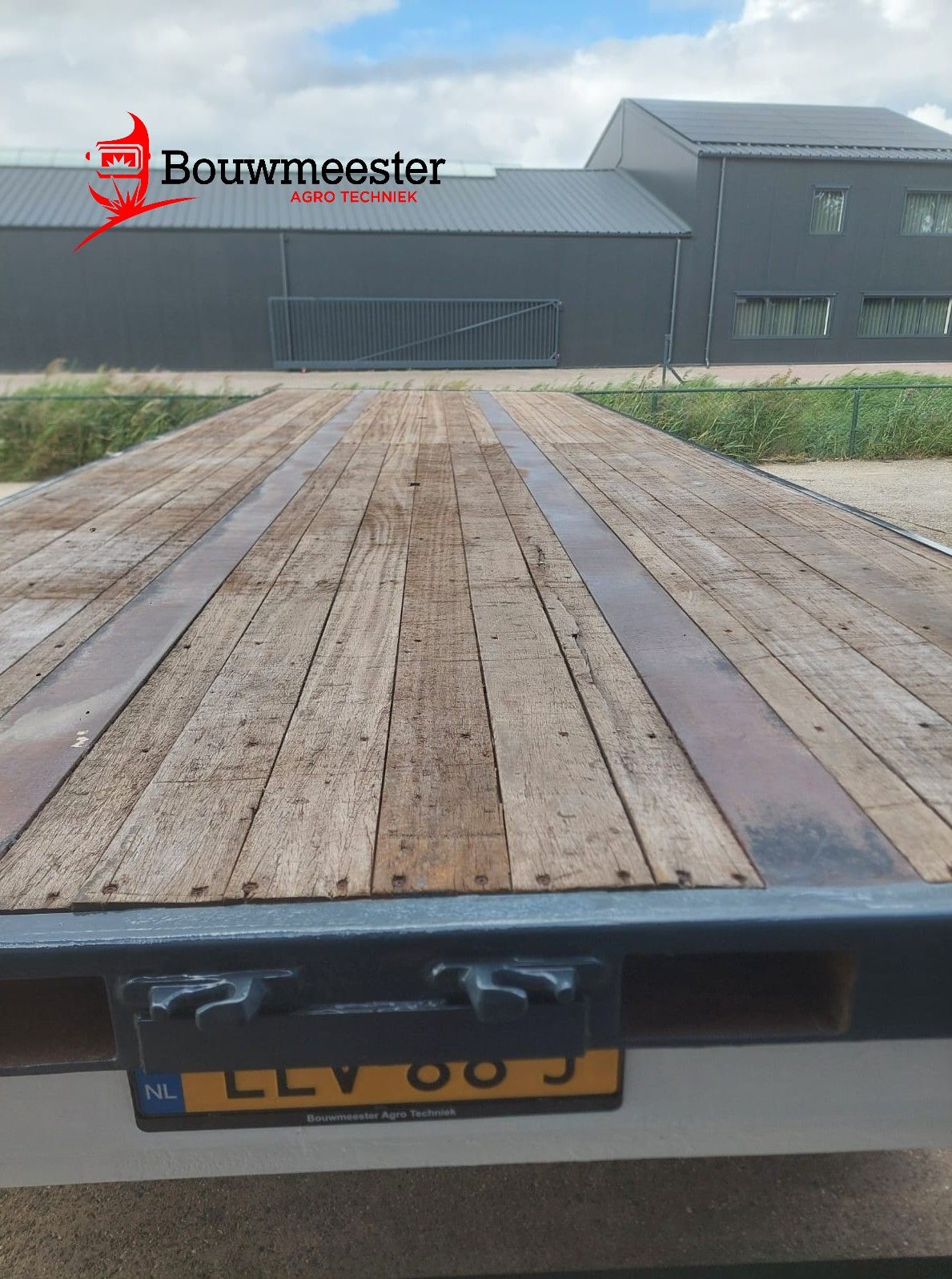 Nette landbouwwagen à 7,55 m te koop aangeboden!
