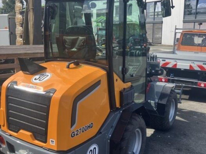 Giant G2700 HD