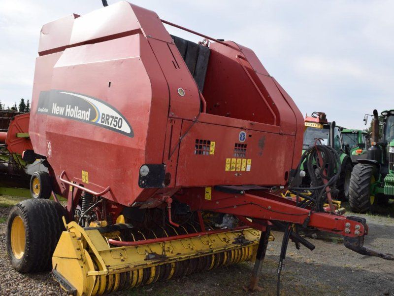 New Holland BR 750 CrCutter