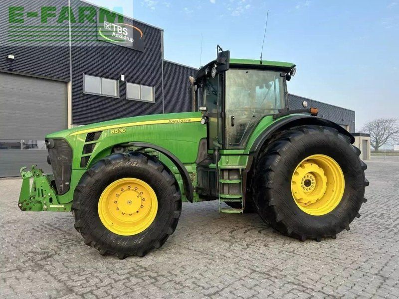 John Deere 8530