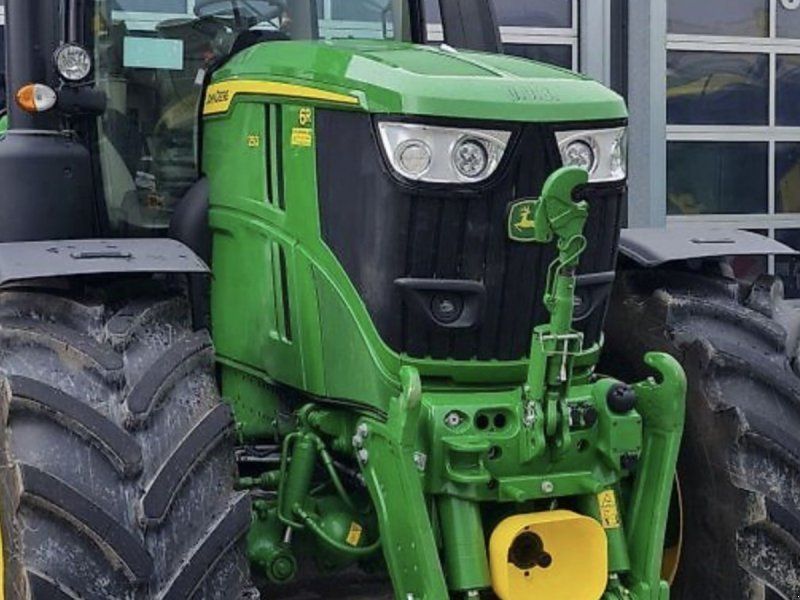 John Deere 6R250 Den nyeste 6R model. Front PTO. Command Arm. Command Pro.
