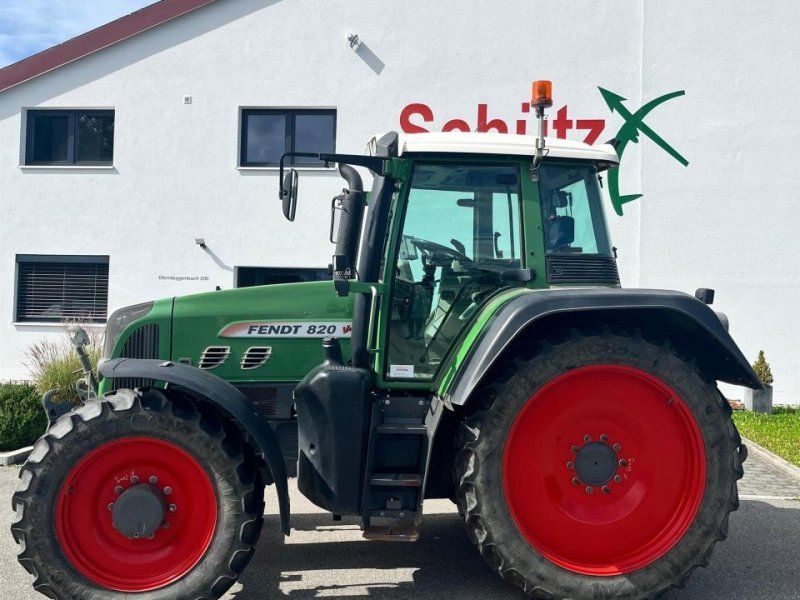 Fendt 820 Vario Com3 mit GPS / neuer Motor / 9647 Bh