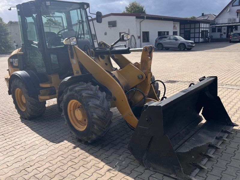 Caterpillar 908M