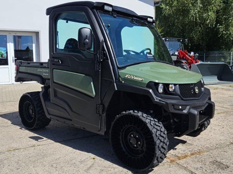 John Deere Gator XUV 865M