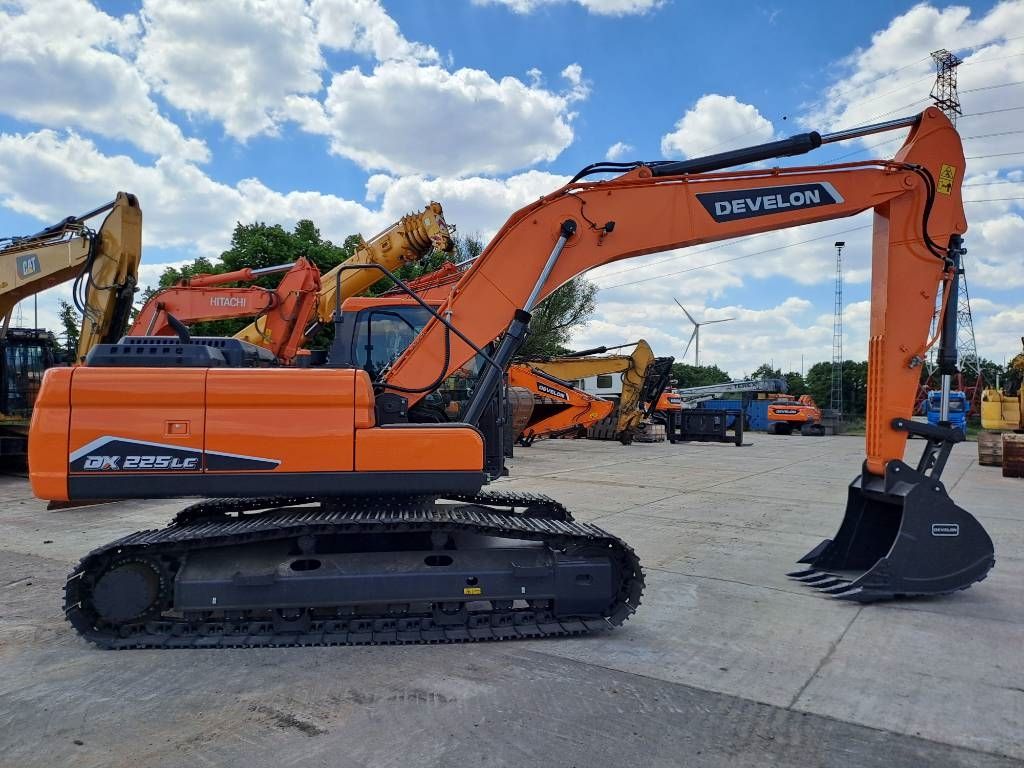 Develon DX225LC-7M