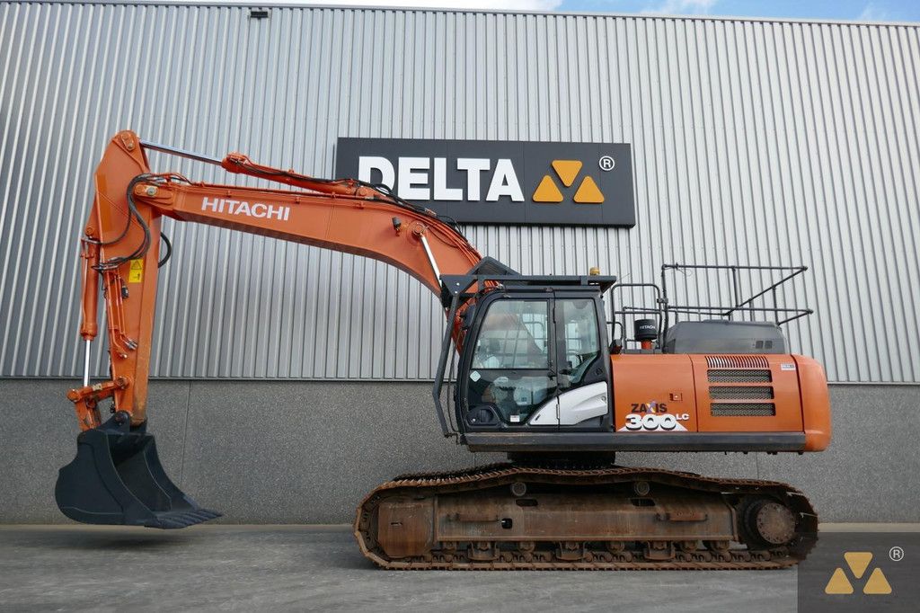 Hitachi ZX300LC-6