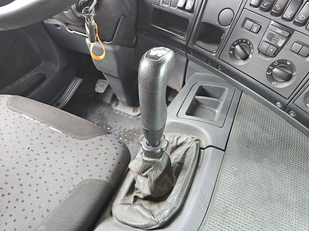 SCANIA P340 manual airco