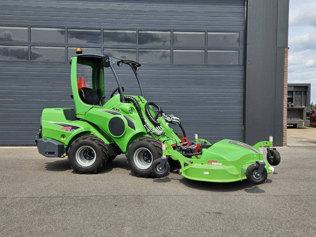 Avant 635i TDL+ mini-shovel