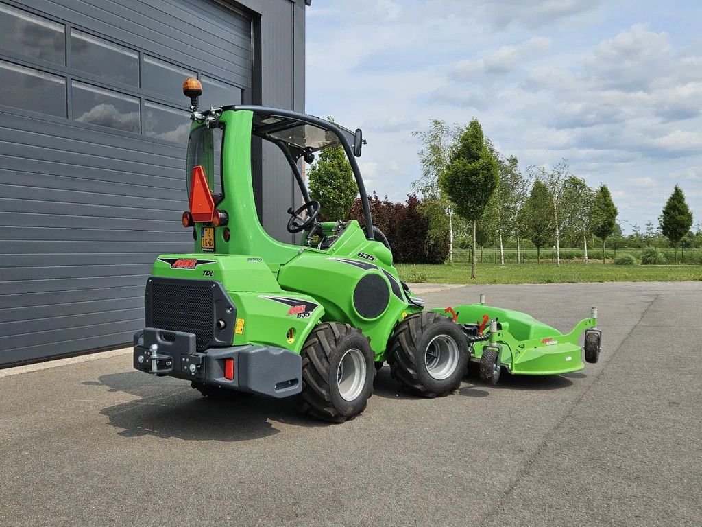 Avant 635i TDL+ mini-shovel