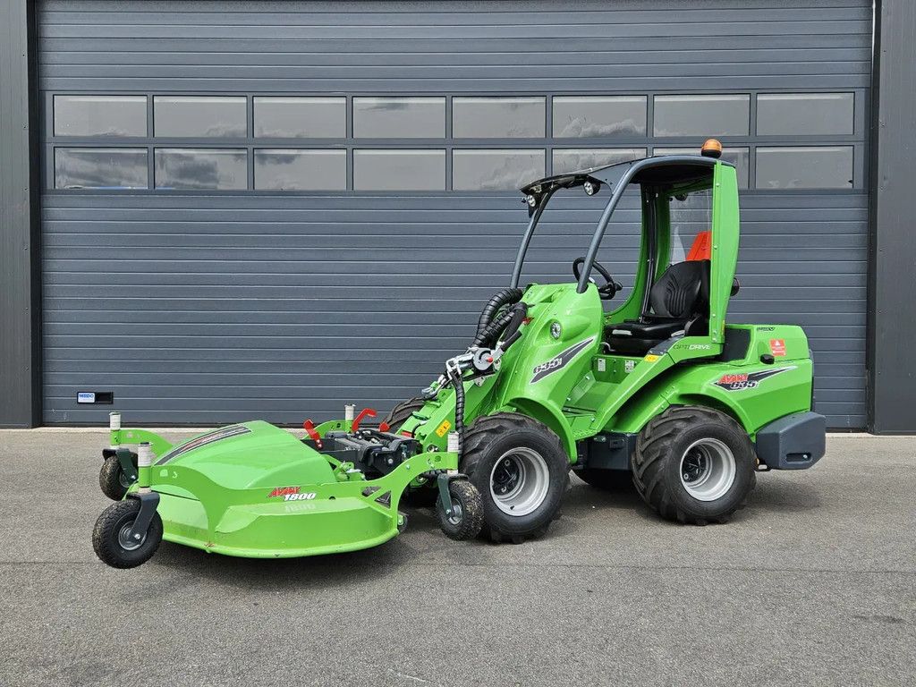 Avant 635i TDL+ mini-shovel