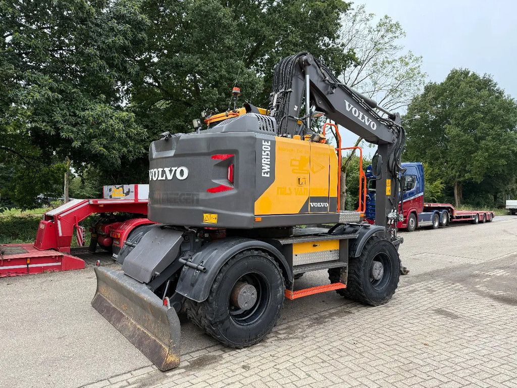 Volvo EW150