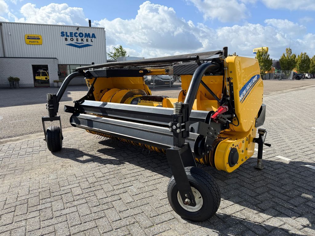 New Holland 300FPE Gras Pickup