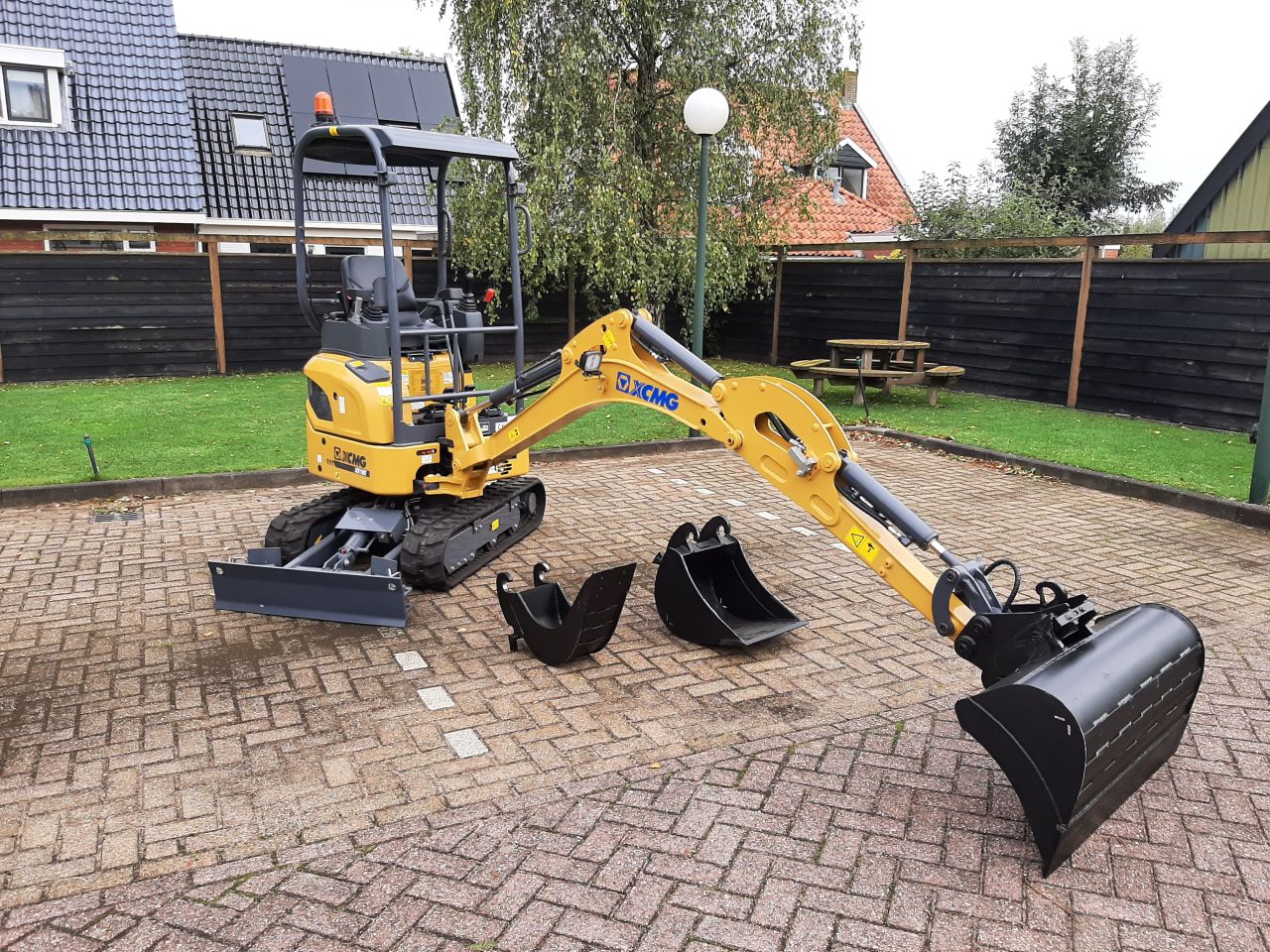 XCMG XE18E minikraan graafmachine - compleet met bakken en snelw