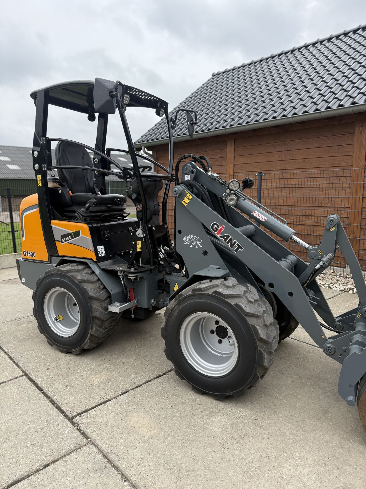 Giant g1500hd pro inching 790uur!!