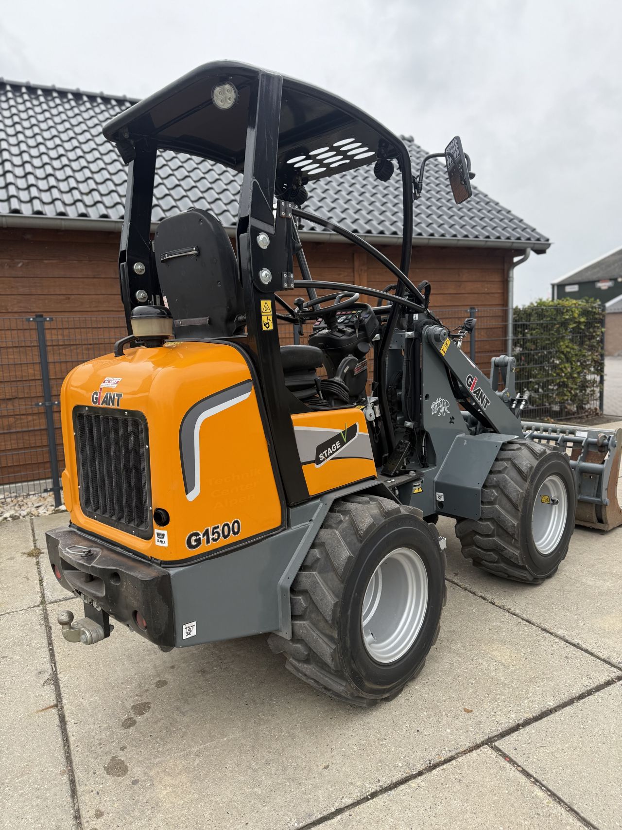 Giant g1500hd pro inching 790uur!!