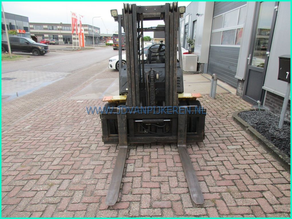 Boss RH30D 3t Perkins diesel triplex4.5+shift+4xhydrauliek 2.08m
