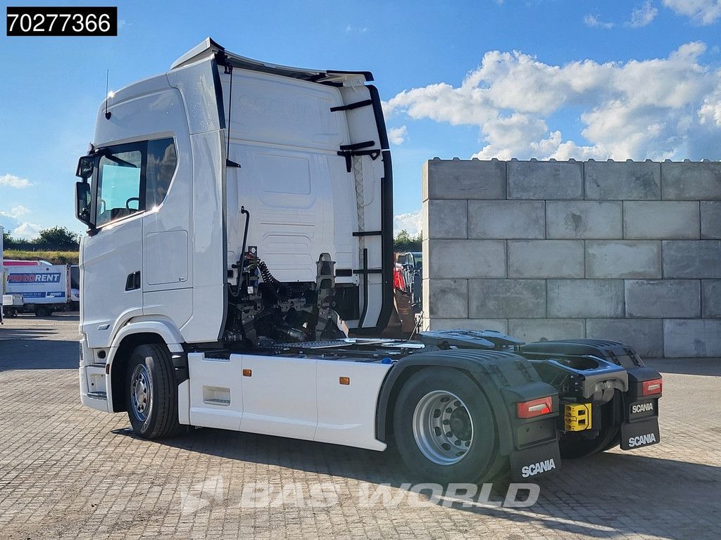 Scania S560 4X2 NEW! Retarder Full-Air 2xTanks Leder Standklima Navi ACC LED
