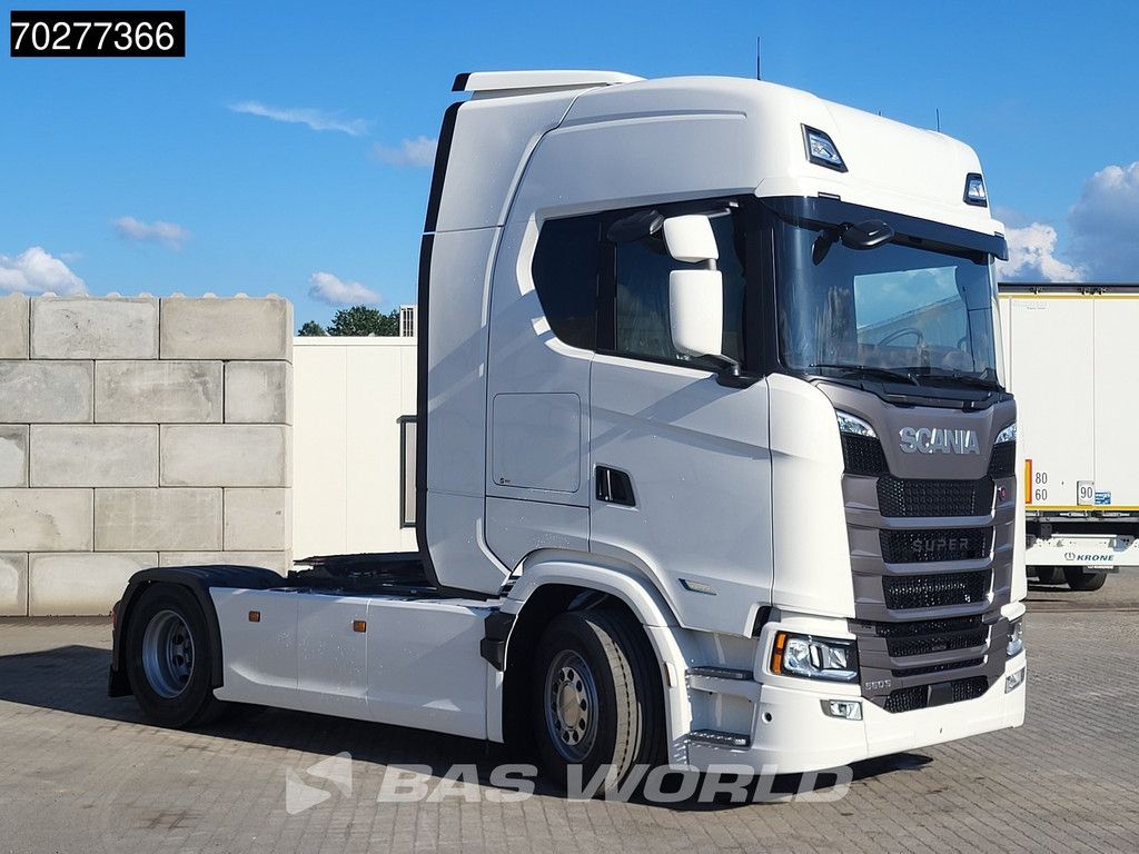 Scania S560 4X2 NEW! Retarder Full-Air 2xTanks Leder Standklima Navi ACC LED