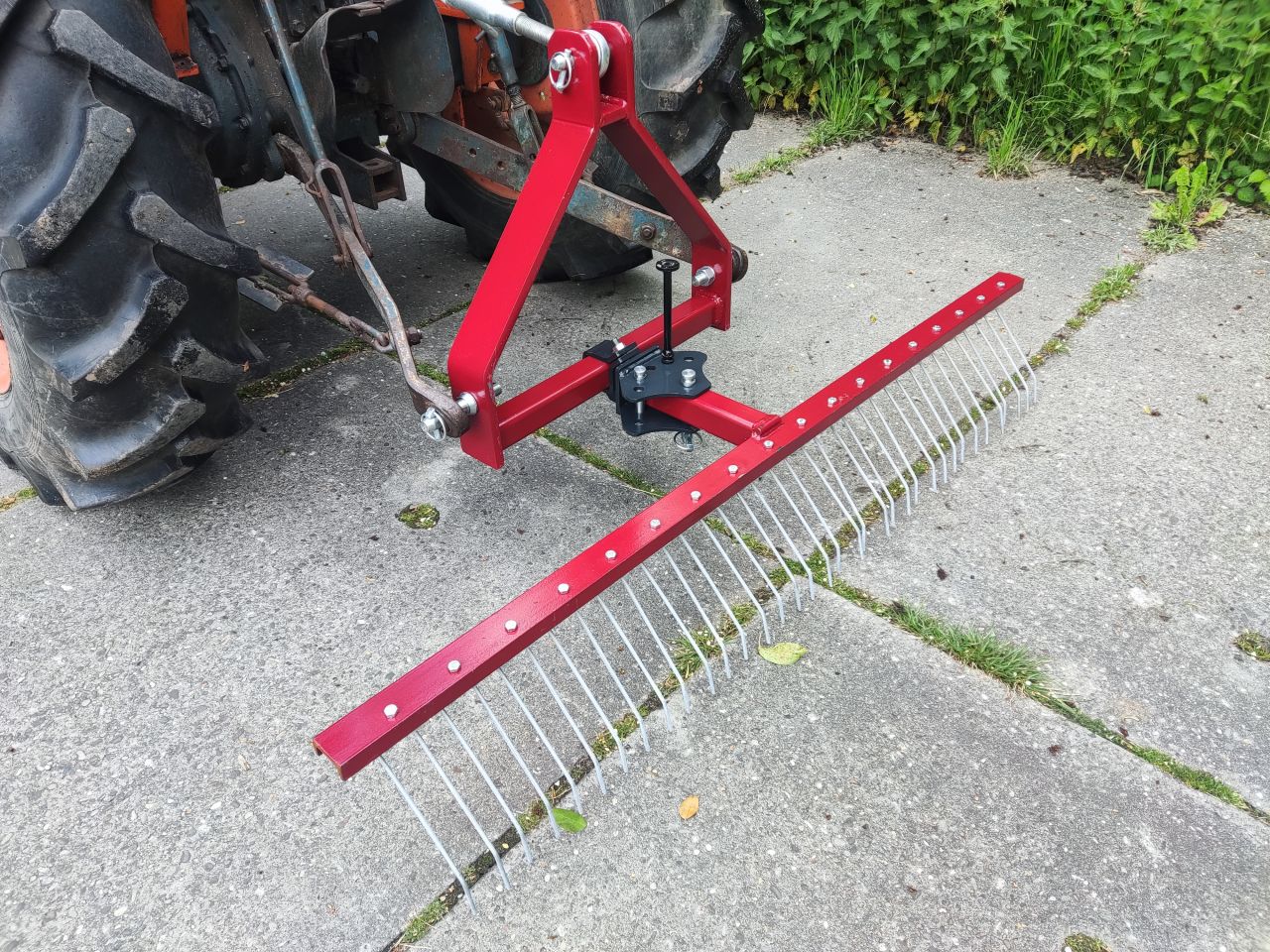 NIEUWE verticuteer- en grindhark voor minitractor (150 cm.)