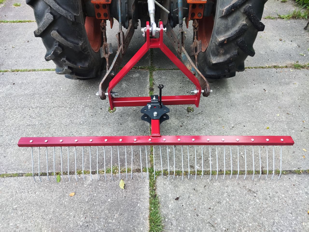 NIEUWE verticuteer- en grindhark voor minitractor (150 cm.)
