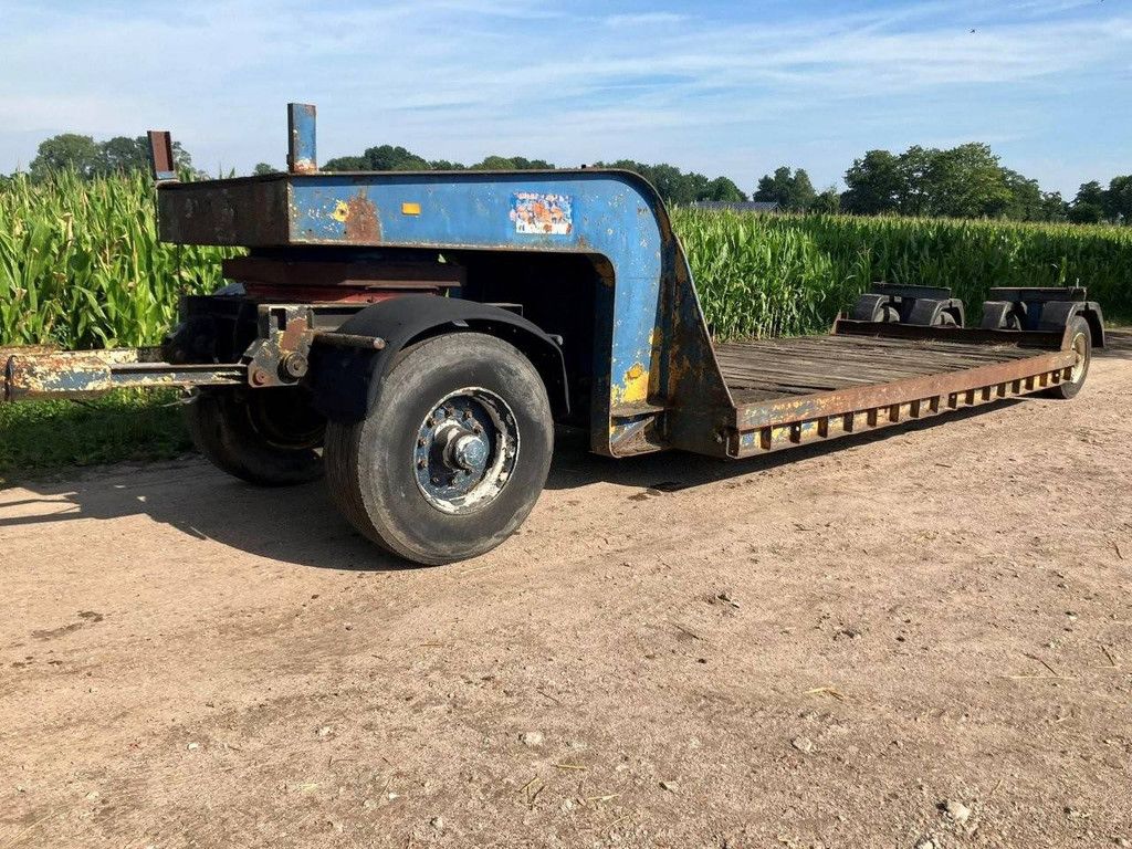 Low loader