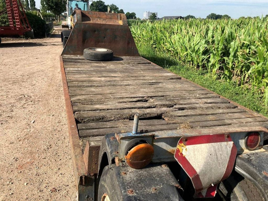 Low loader