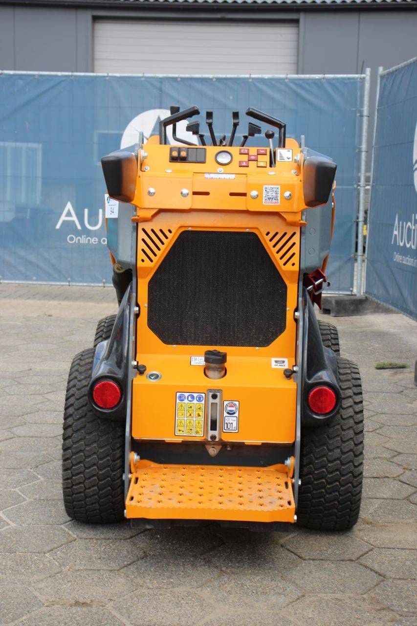 Giant GS900 Diesel 18.2kW articulated loader (2024)