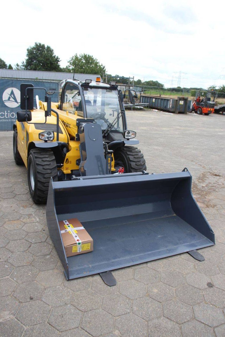 Telehandler Eurotrac TH25.6 Diesel 54.6kW 2500kg 5.68m New