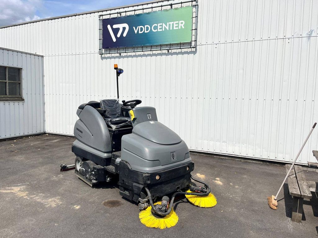 Scrubber-dryer Kärcher B250 R120 Electric 2019 with integrated sweeping function