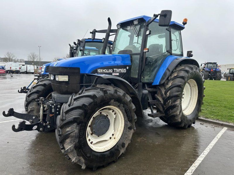 New Holland TM165