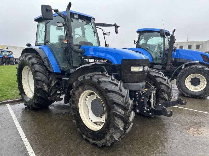 New Holland TM165