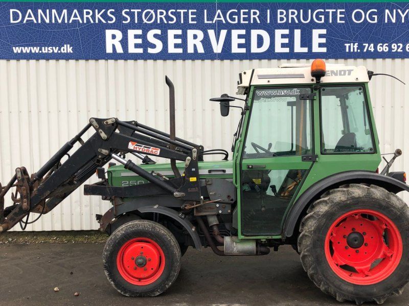 Fendt 250V Med Frontlæsser
