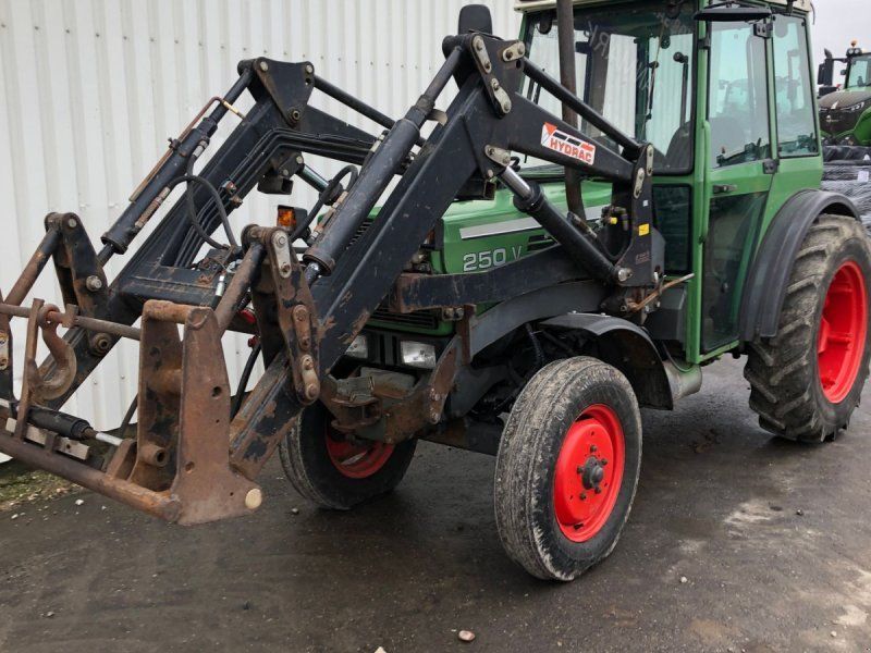 Fendt 250V Med Frontlæsser